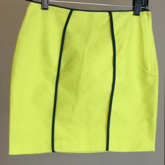 Neon yellow Women’s skirt - Picture 1 of 3